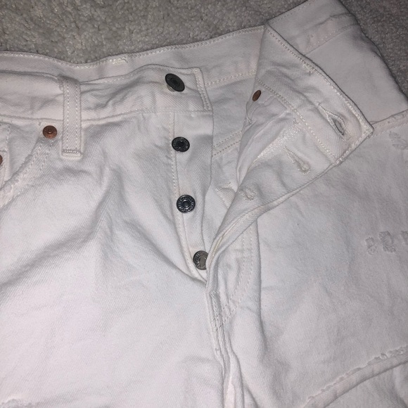 White high waisted Levi cutoff jean shorts - Picture 2 of 3